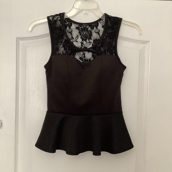 iris Tops - JUNIORS SLEEVELESS TOP BLOUSE - IRIS- BLACK - SIZE M